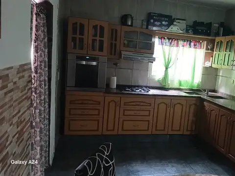Casa 4 ambientes con 1 baño