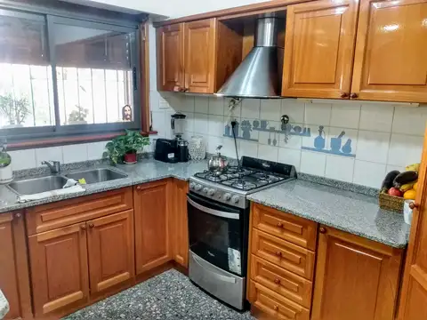 Casa al frente con parque en Wilde