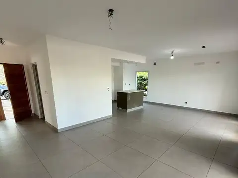 Casa en Venta en Pilar del Este - Santa Guadalupe, USD 220.000