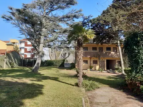 Venta Complejo de departamentos sobre lote propio