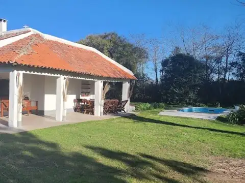Casa de campo "El Túnel"  en Calle 28 Bis (151 y 153)