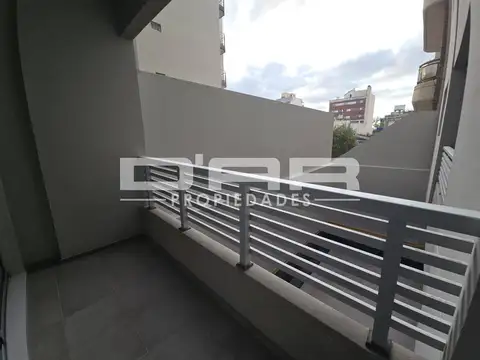 Cnel R L Falcon 6600, Piso 1