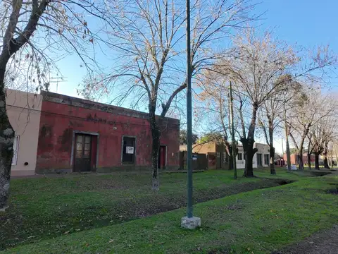 Antiguo Almacen-Bar de DUGGAN- Sobre ASFALTO