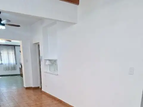 Depto Tipo Casa 4 ambientes con 2 baños
