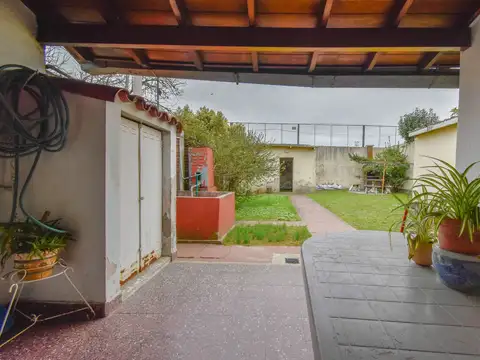 Casa 4 ambientes con 1 baño