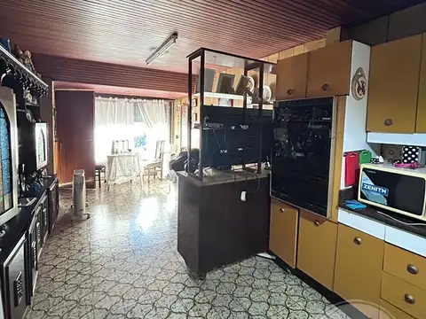 Casa en Venta con 4 cocheras