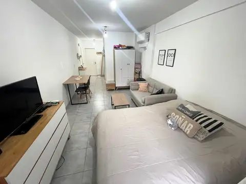 VENTA DEPARTAMENTO 1 AMBIENTE AMPLIO EN MORON CON PATIO