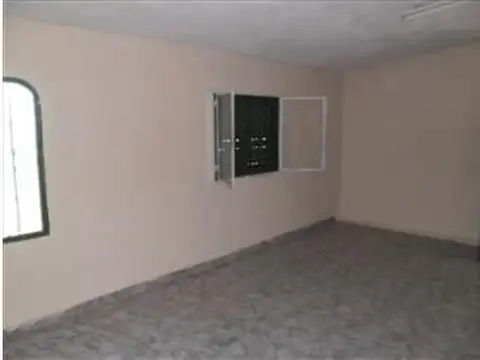 Casa de 2 dorm. muy terreno de 2010 m2 - Villa Los Aromos