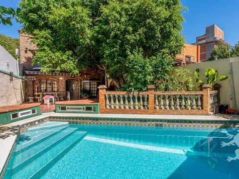 CASA EN ALQUILER - 5 AMB - PISCINA - PARRILLA - SUITE - GARAGE 2 AUTOS - VILLA URQUIZA