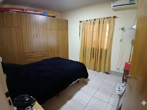 Casa con Salón + Quincho y Pileta