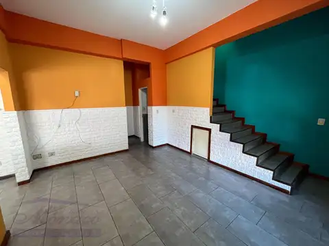 Depto Tipo Casa 3 ambientes con 2 baños