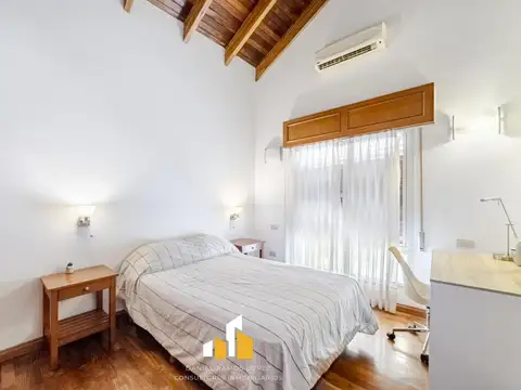 Casa 10 ambientes con 5 baños