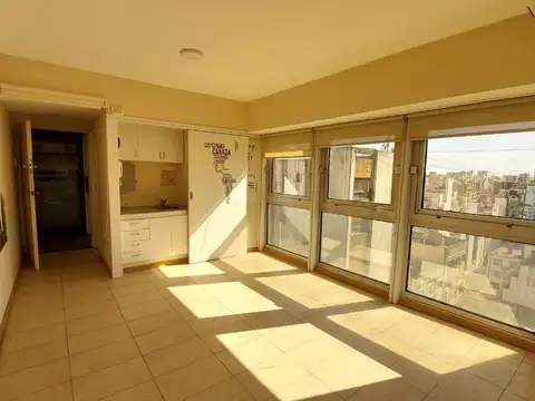 Esmeralda 740 Piso 16º