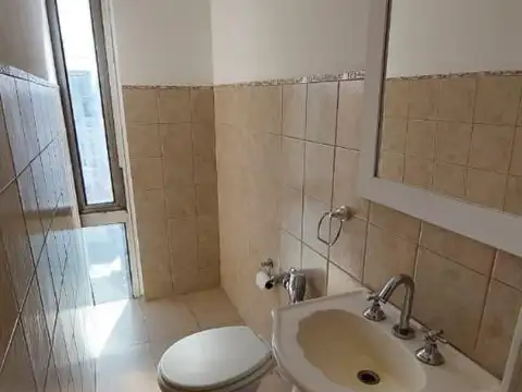 Oficina 2 ambientes con 2 baños