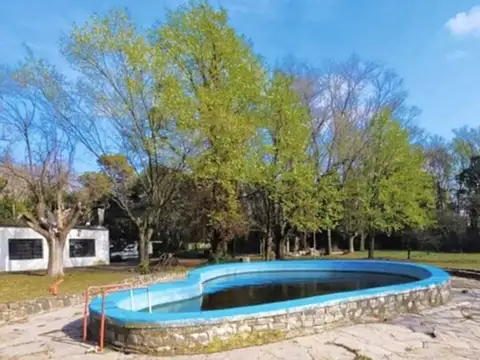 LOTE EN VENTA CON CONSTRUCCION Y PILETA OLAVARRIA