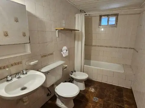 Casa 3 ambientes con 1 baño