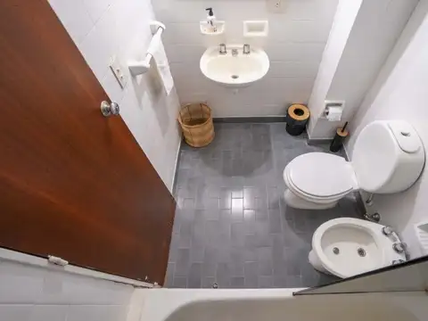 Esmeralda 900 , Piso 1