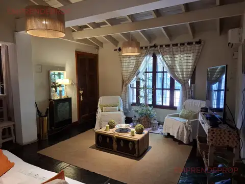 Casa con 4 dormitorios en  José Mármol - Amplio jardín / Apto crédito