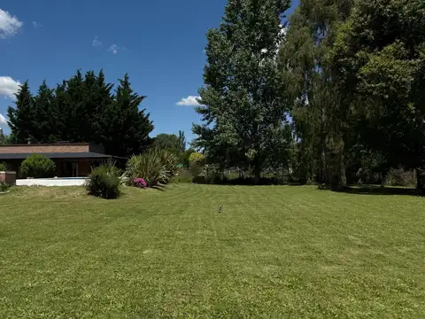 ¡Casa quinta de ensueño en la Laguna de Lobos, apta para crédito hipotecario!