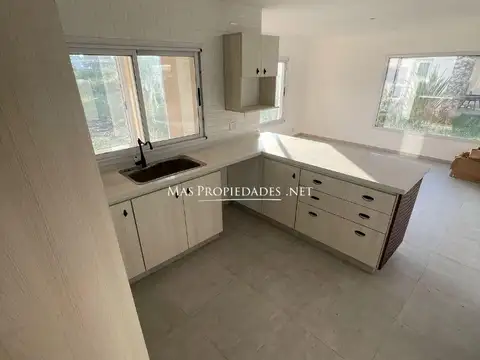 Casa 4 ambientes con 3 baños