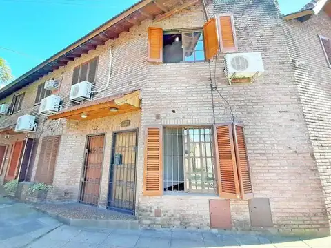 Casa tipo Duplex 3 Ambientes con patio en Venta - Morón
