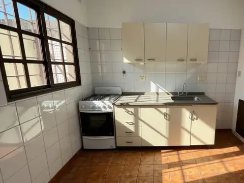 Casa tipo Duplex 3 Ambientes con patio en Venta - Morón