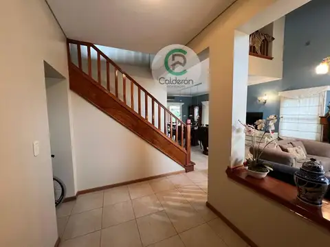 Casa 5 ambientes con 4 baños