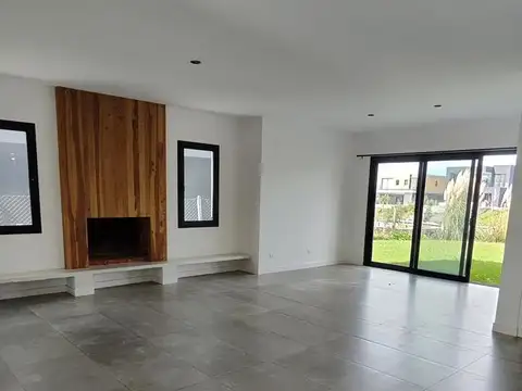 Casa en Alquiler al Este