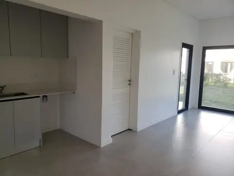 Casa en Alquiler en Rumenco Joven, USD 1.750