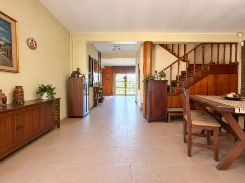 Casa 4 ambientes con 1 baño