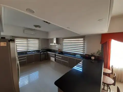 Casa - Venta - Argentina, La Matanza - CONTRAALMIRANTE CORDERO 2889