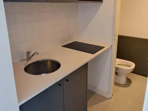 Oficina en Alquiler en Barrio Parque Leloir, $ 740.000