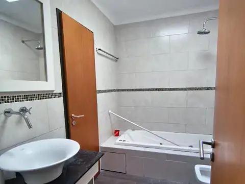 Depto Tipo Casa 4 ambientes con 2 baños
