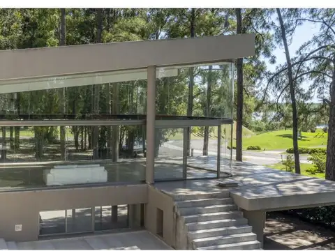 Venta Casa en Puerto Paraiso - 4 dormitorios vista al río