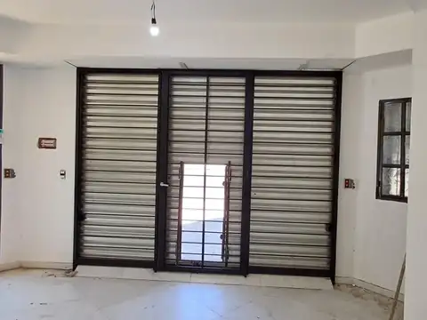 Local en alquiler en Barros Pazos al 1400 Polo Textil Villa Celina La Matanza