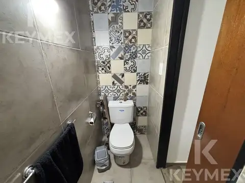 Casa en Venta con 3 cocheras