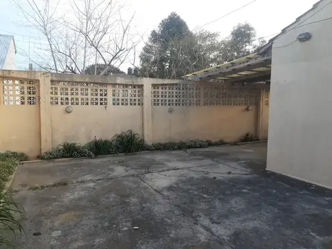 Casa 3 ambientes con 1 baño