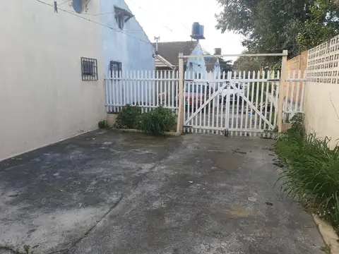 Casa en Alquiler con 1 cochera