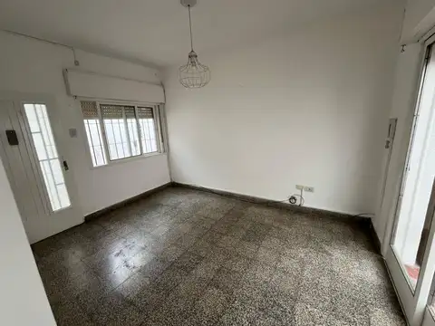 Depto Tipo Casa en Venta 44 años