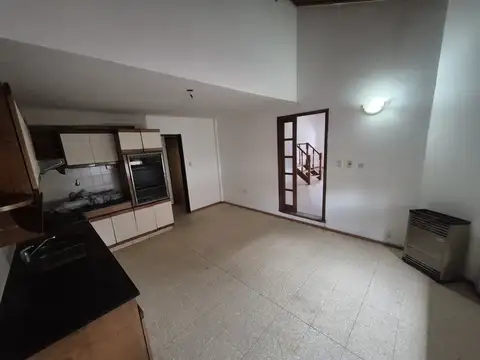 Casa 7 ambientes con 3 baños