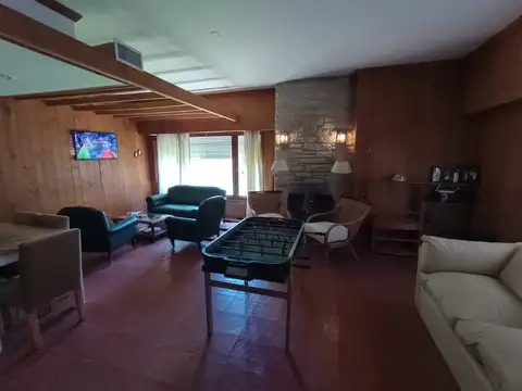 Casa 6 ambientes con 3 baños