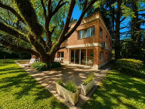 Venta - Casa - Barrio Los Pinos - Exaltación de la Cruz