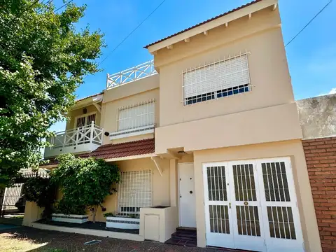 venta casa 4 ambientes Castelar norte