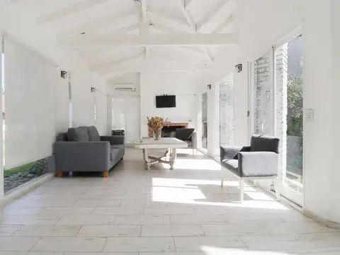 Casa 5 ambientes con 2 baños