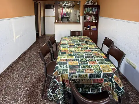 Depto Tipo Casa 4 ambientes con 2 baños