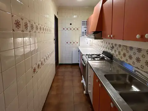 PH MULTIFAMILIAR UNO DE 5 AMB Y OTRO DE 2 AMB