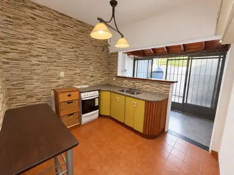 Depto Tipo Casa 3 ambientes con 2 baños
