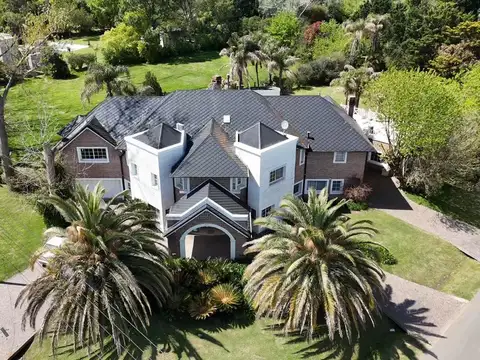 VENTA CASA 8 AMBIENTES CLUB SAN DIEGO