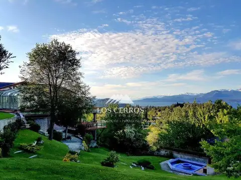 Casa en venta en Barrio Parque El Faldeo, Bariloche - Vista al lago y piscina