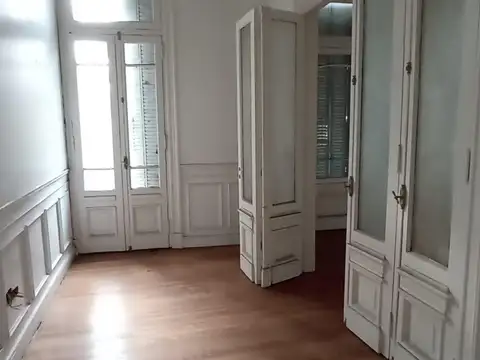 LOCAL con Edificio EN  AV. CORRIENTES  al 1900